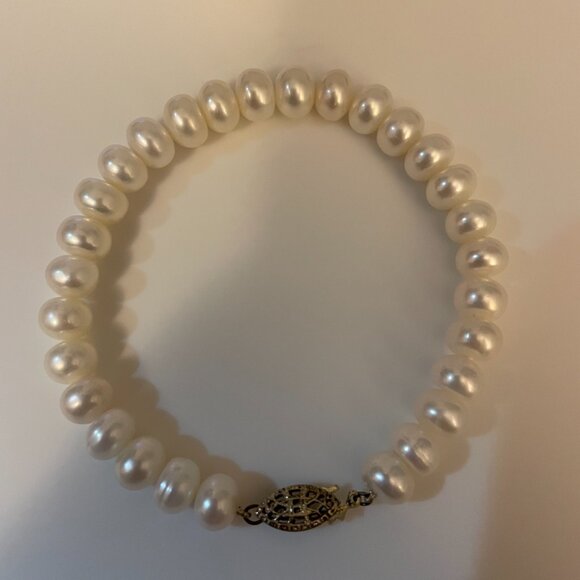 Ivory Freshwater Pearls Bracelet - Picture 3 of 5